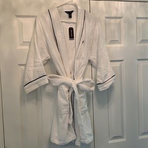 Nautica size S/M men’s robe with pockets brand new with tag